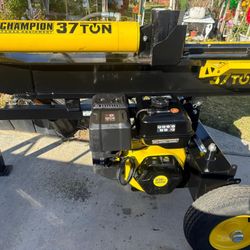 Champion 37 Ton 338 cc Gas Powered Full Beam Log Splitter w/ Vertical/Horizontal Operation and Auto Return with Hydraulic Oil 