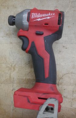 milwaukee impact driver 18v 3650-20 used bare tool