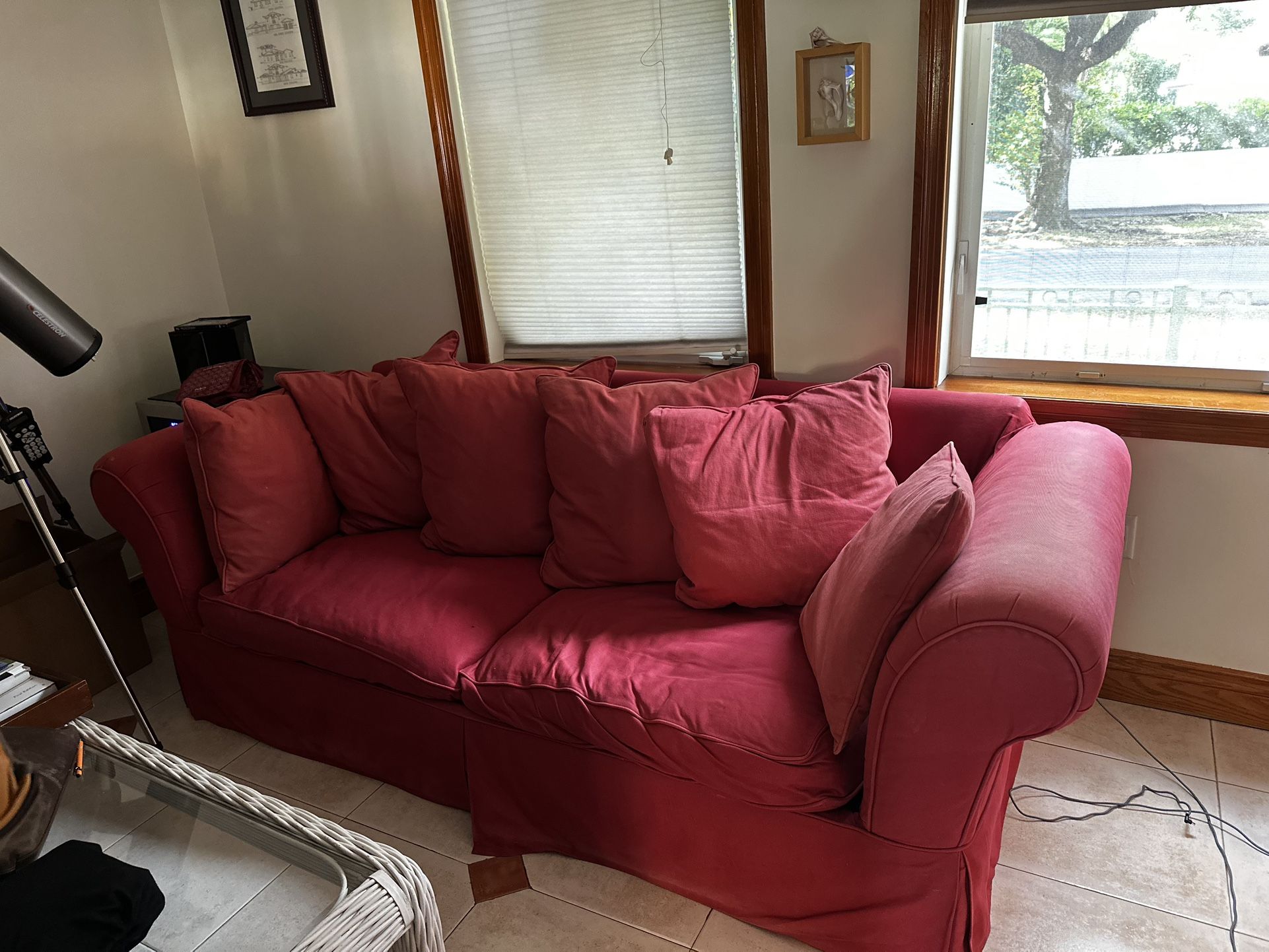Free Couch With Pull Out Bed