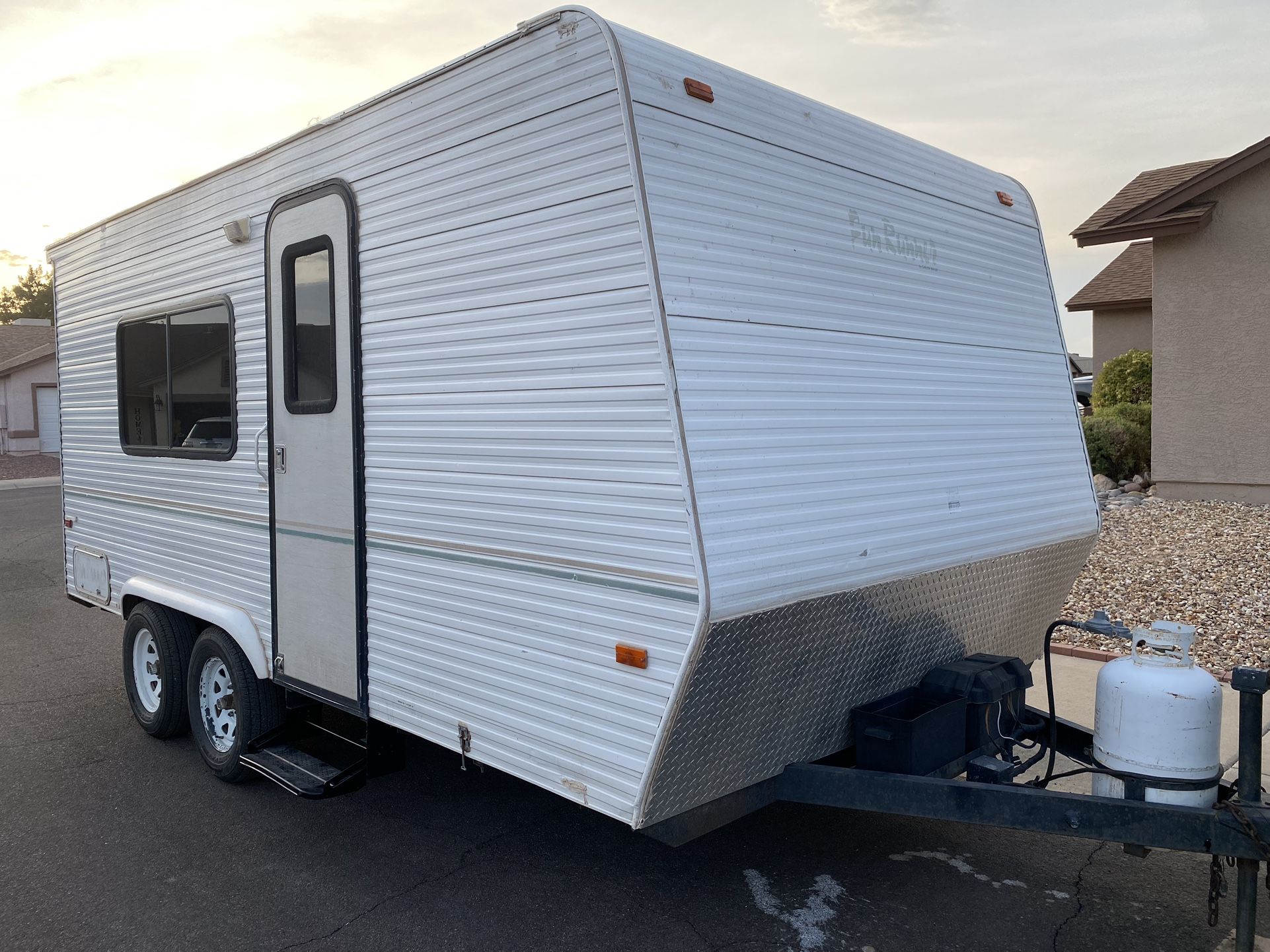 Carson Fun Runner Ft Toy Hauler Ton Towable Camper Trailer