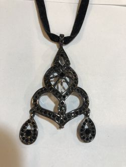 Black jeweled gothic pendant necklace