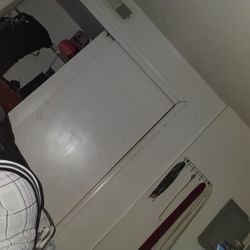 Got A Battery Operated Weed Eater Brand Work Brand New 40 Dollars Best Offer 