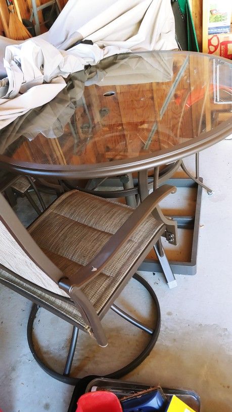 Five piece Outdoor Dining Set Hardly Used