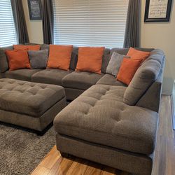 PENDING 5/5 Pickup - Gray Sectional & Ottoman (opens for storage)