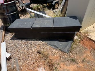 Truck bed tool box, side opening