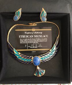 Franklin Mint Jewel of the Nile Gray Cabochon Onyx Scarab 22 KT Gold Electroplate Vibrant Blue Aqua Enamel Pharaoh Necklace & earringsAncient Jewelry.