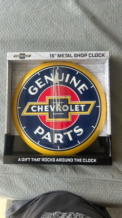Chevrolet metal shop clock 15” new in box