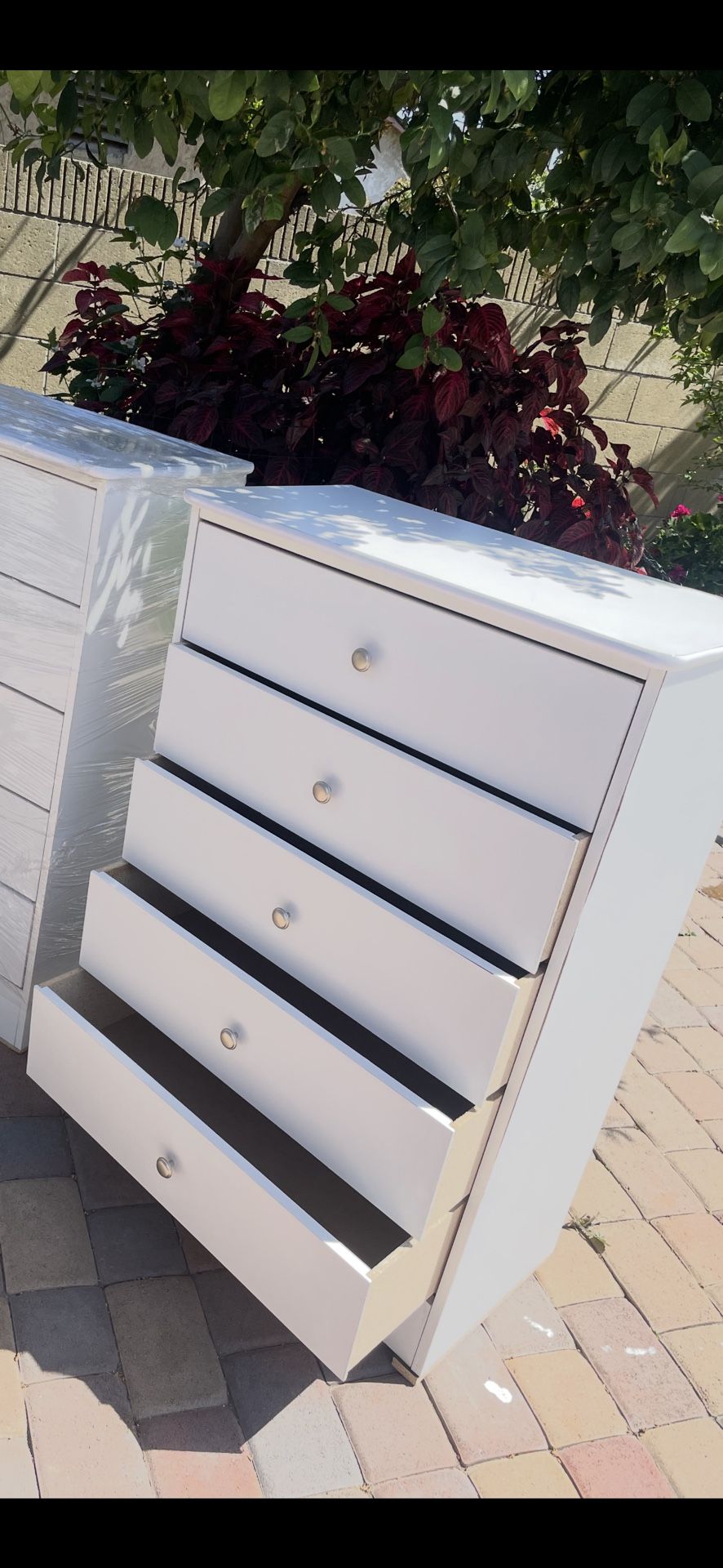 White Chest 5 Drawer Dresser New