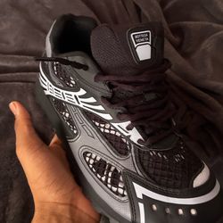 Designer orbit shoes black