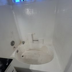 White Tub Reglaze