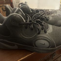 Black Nike Shoes 
