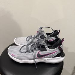 Nike Women's Gray and Pink Athletic Sneakers size 8