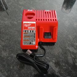 Milwaukee Tools M12/M18 Battery Charger New