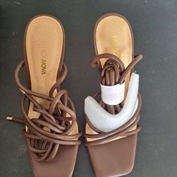 Women Wrap Around The Leg Shoes