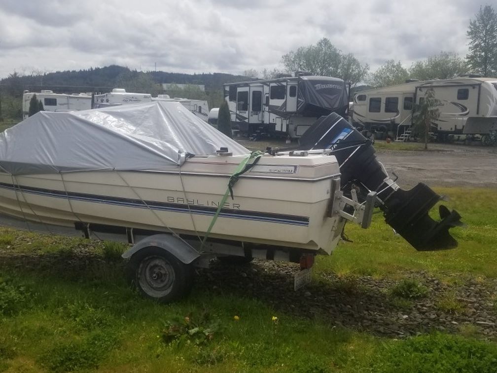 Bayliner Capri