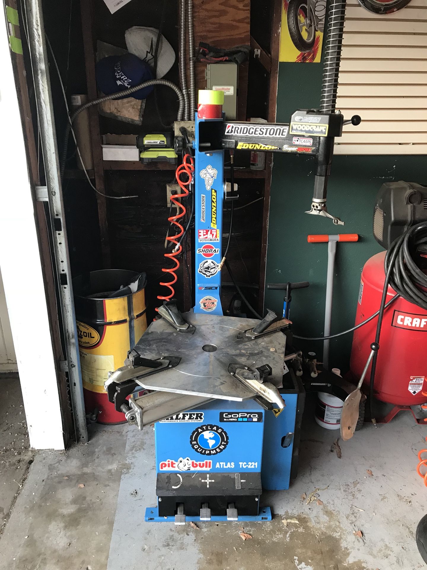Atlas TC221 tire changer