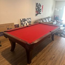 Pool Table. Imperial 8' Pool Table, Great Condition