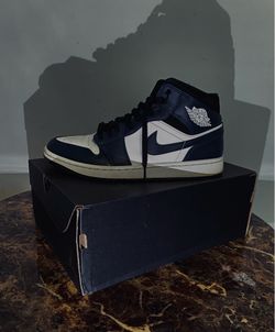 Men Air Force -size 9 $50