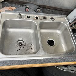 Stainless Steel Kitchen Sink $10