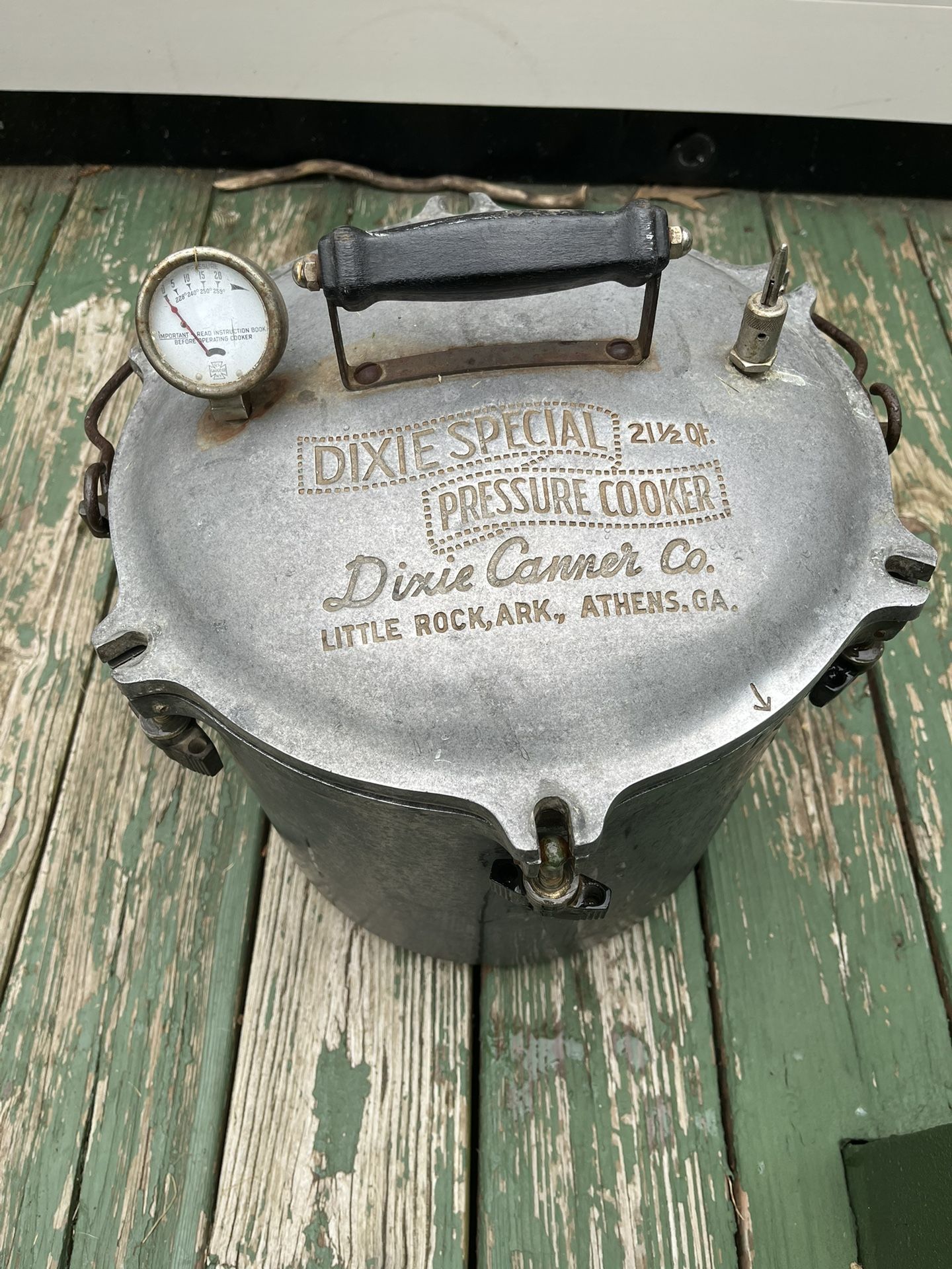 Vintage Dixie Canner Co. 21 1/2qt Pressure Cooker