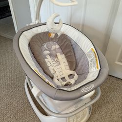 Sense 2 Soothe Swing w/ Cry Detection by Graco