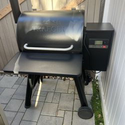 Treager 575 Pro Smoker Grill BBQ