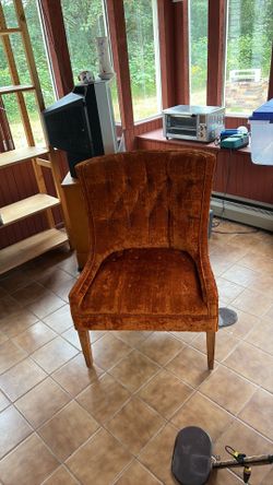 Upholstered chair, traditional