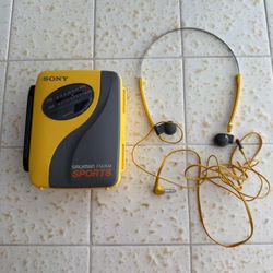 Vintage Sony WM-SXF30 Sports FM/AM Radio Walkman Cassette Player