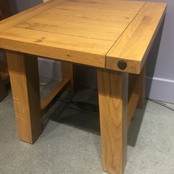 New Lamp table oak showroom sample Highpoint furniture market