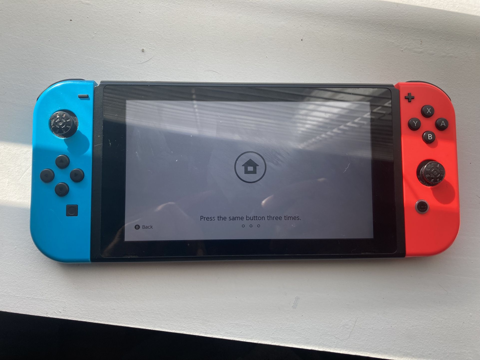 NINTENDO SWITCH + PRO CONTROLLER