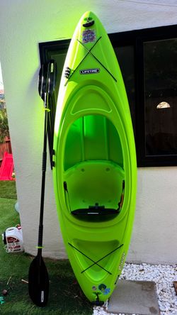 Lifetime Spitfire 8’ Kayak + Paddle