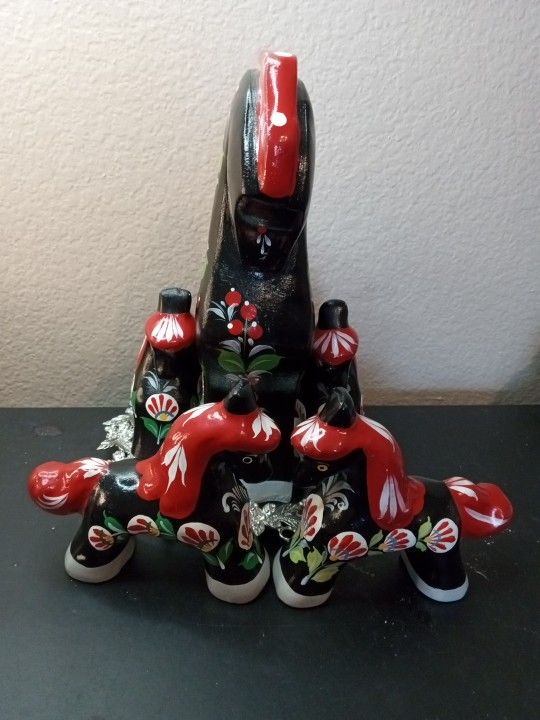 EXQUISITE Folk Art 10" Dalla Horse Sweden with 4 Matching Little Ponies