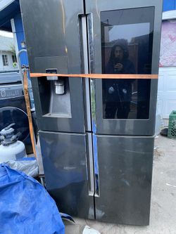 Smart Fridge  As Is Don’t get Cold &250