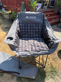 Brand new Husky Firm oversized chair