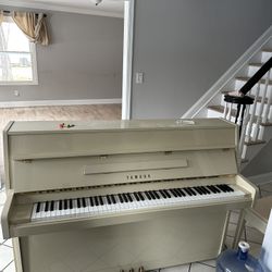 Yamaha Upright Piano 