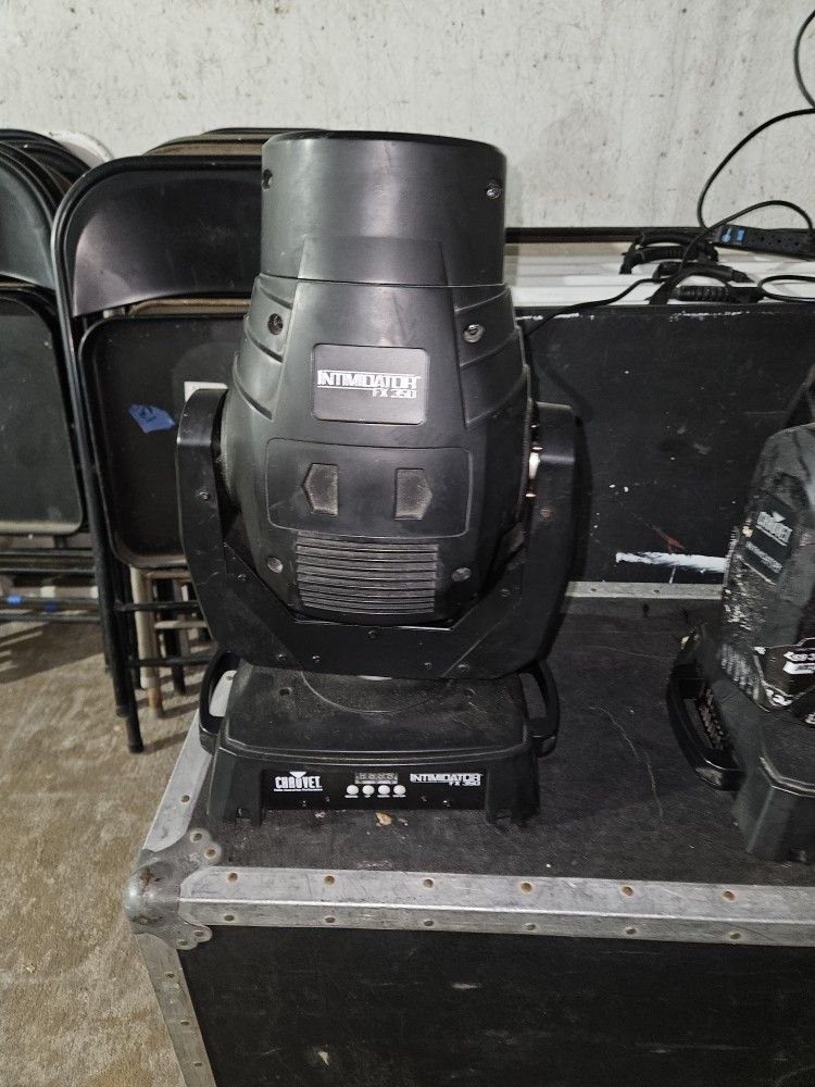 2 Chauvet Intimidator