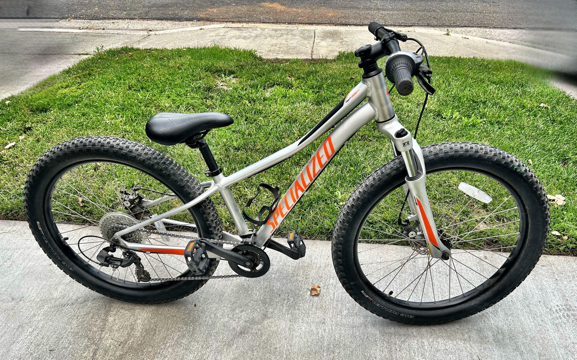 Specialized Riprock 24 fat tires kids MTB