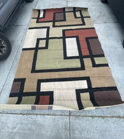 7.8’ x 12’ Rug 