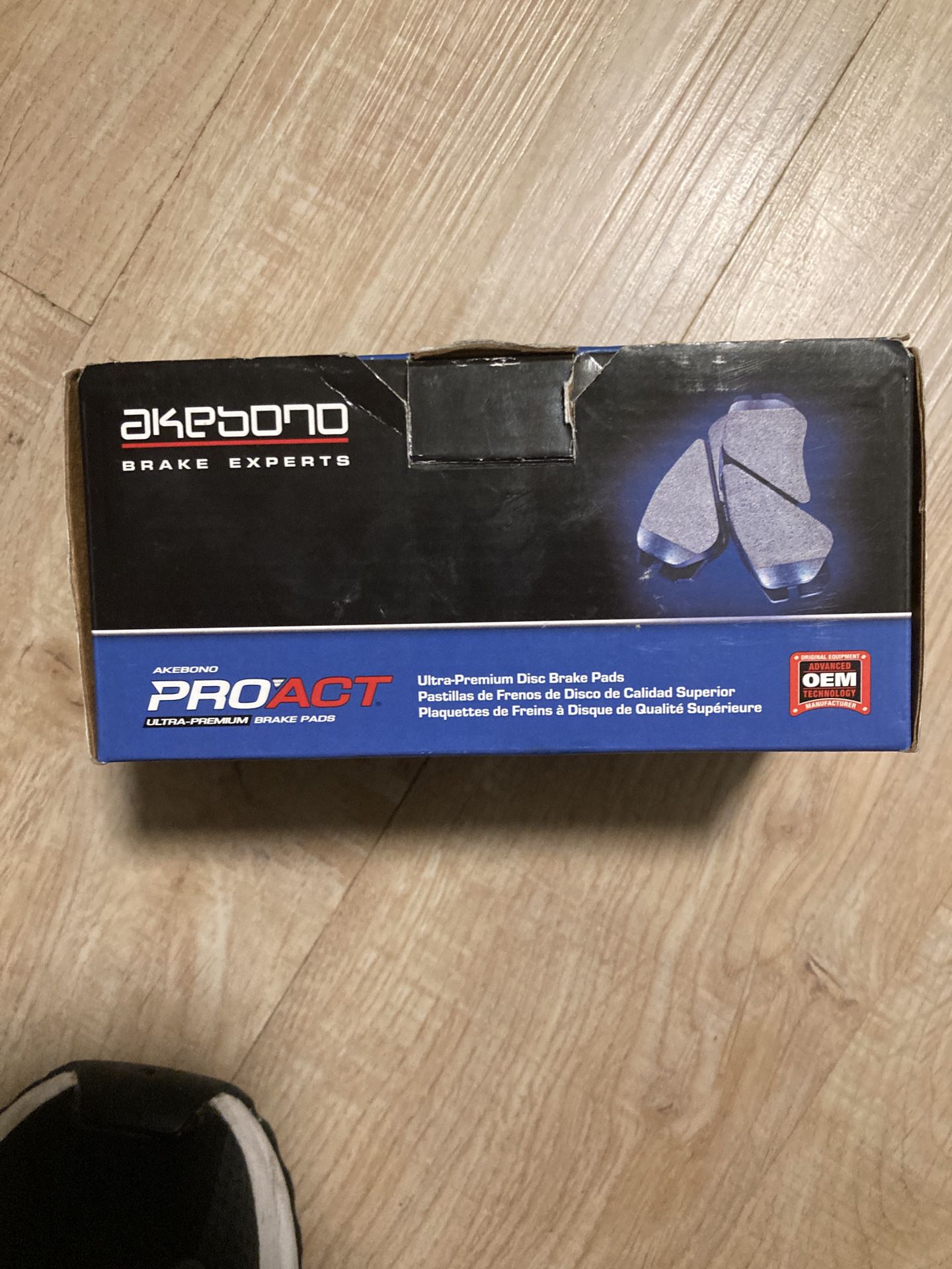 Disc Brake Pad Set-ProACT Ultra Premium Ceramic Pads Rear Akebono