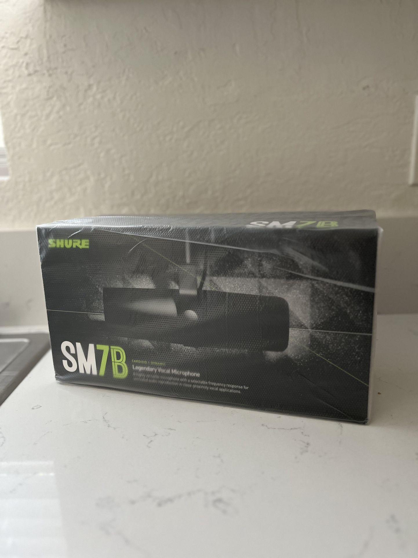 SHURE SM7B PODCAST MICROPHONE
