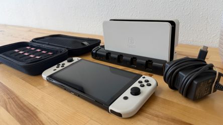 Nintendo Switch OLED Bundle – 10 Games + Extra Joy-Cons – Excellent Condition