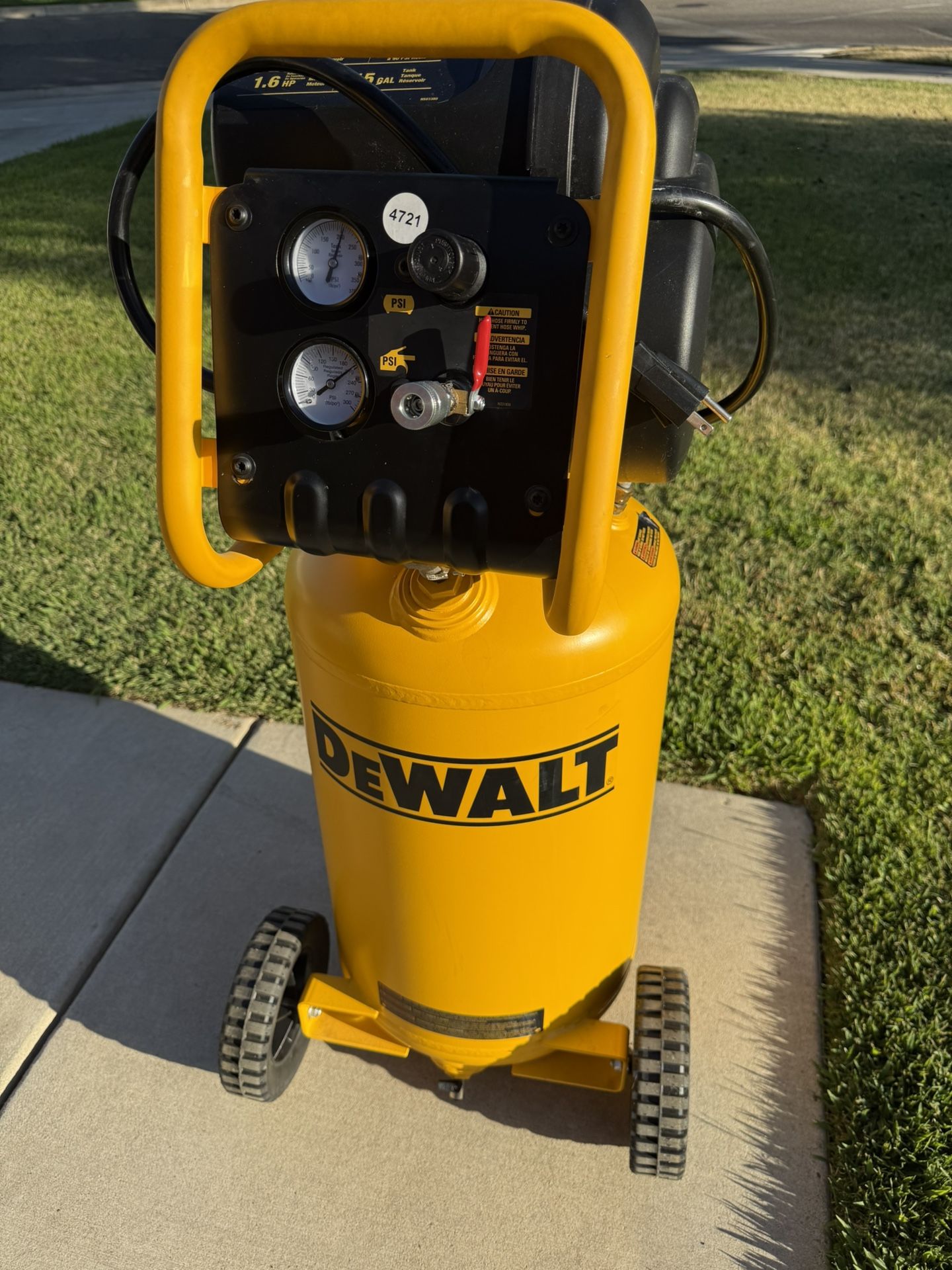 Dewalt 15 Gallon Air Compressor (D55168)