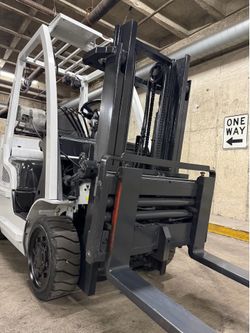 UNICARRIER forklift for sale ,4500 lb , side shift, fork positioner