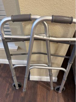 Collapsible walker