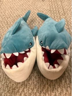 Slippers ( 2 pairs )