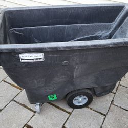 Rubbermaid® Light Duty Structural Foam Plastic Tilt Truck / Bin,1/2 Cu. Yd., 450 Lbs. Cap, Black