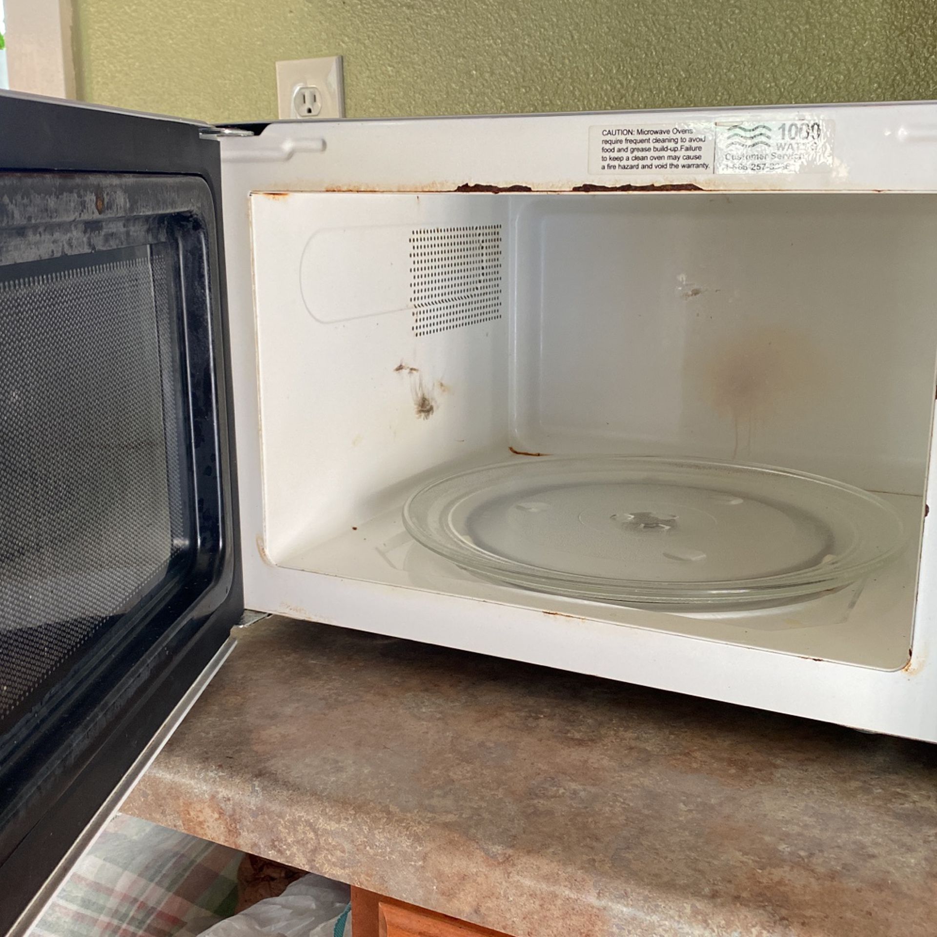 0.5 Cu. Ft. Countertop Microwave for Sale in Auburn, WA - OfferUp