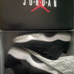 Jordan 11 Low Size 9