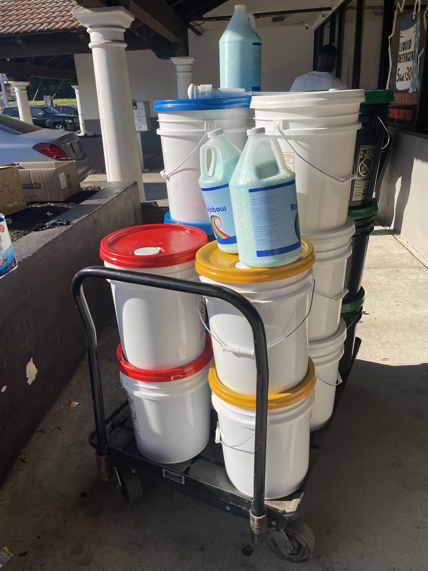 5 Gallons Of Laundry Detergent 
