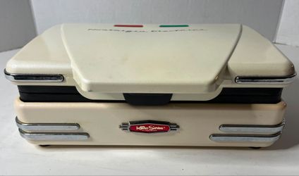 Nostalgia Electrics RWM200PEARL Retro Series Waffle Maker